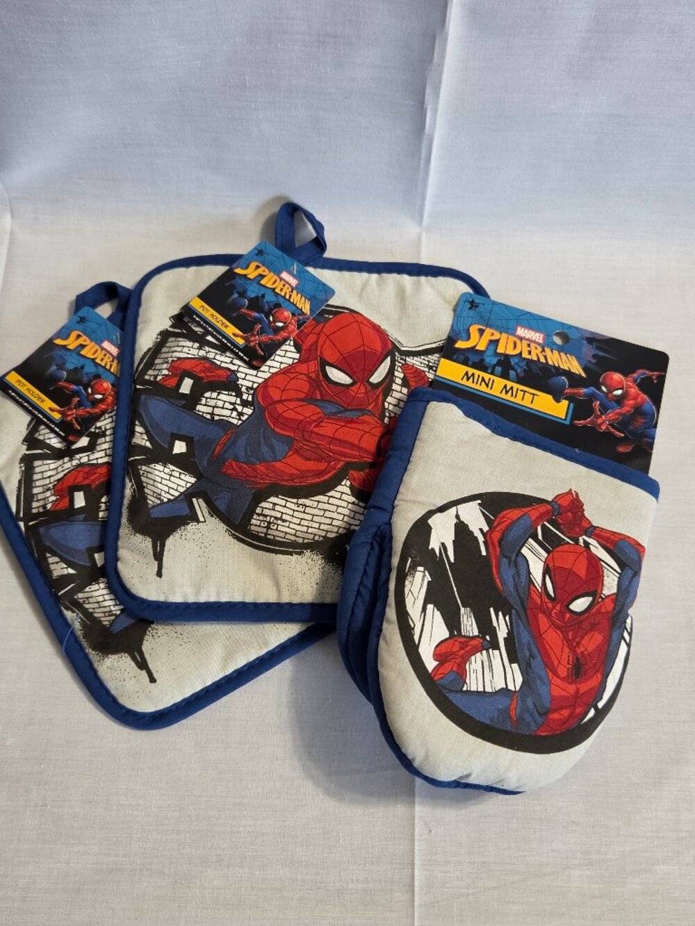Marvel SPIDER-MAN Pot Holder & Mini Oven Mitt hot pad